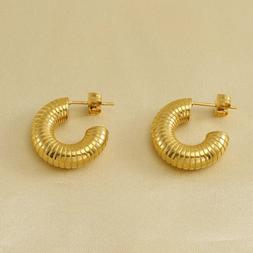 Golden elegant earrings (set of 3)