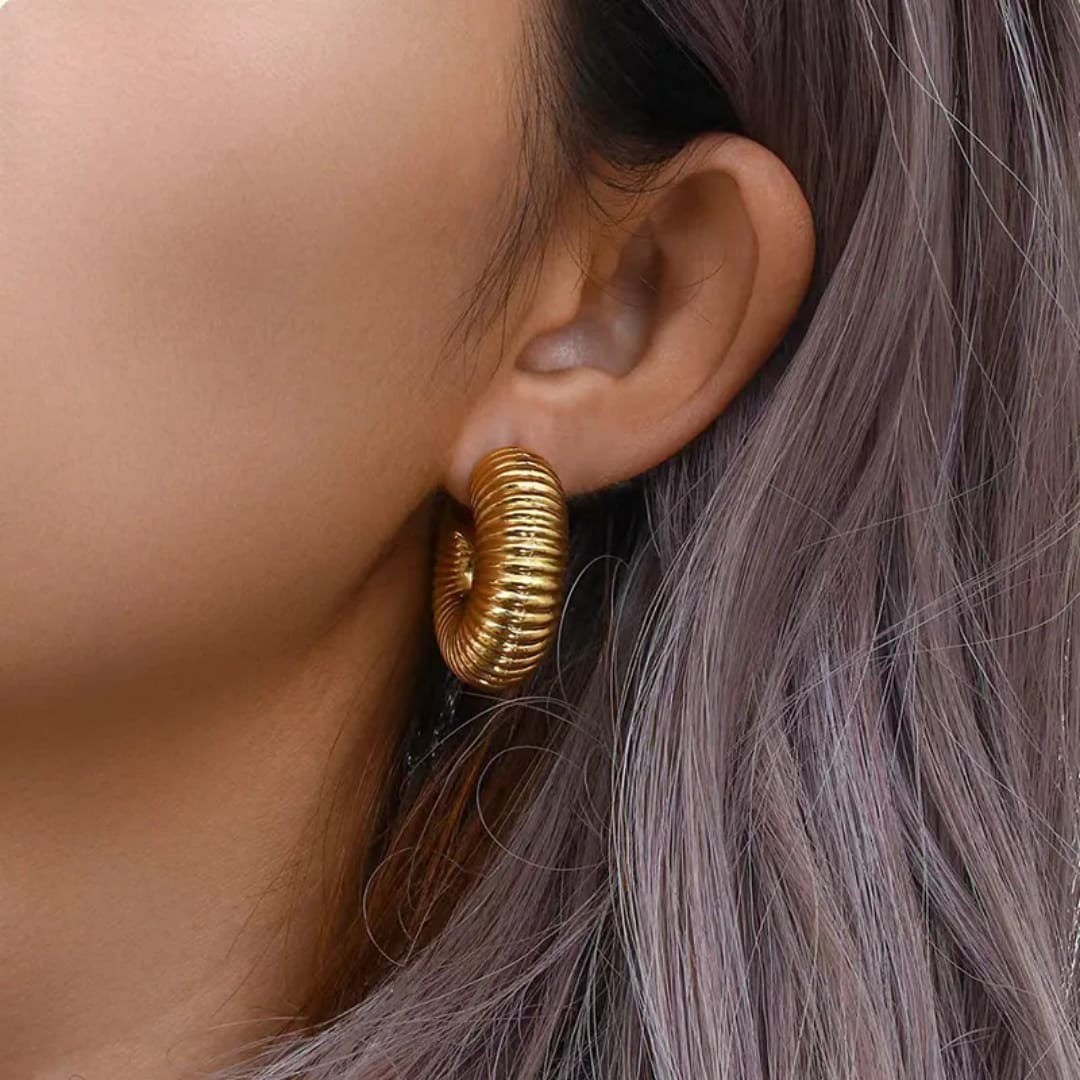 Golden elegant earrings (set of 3)