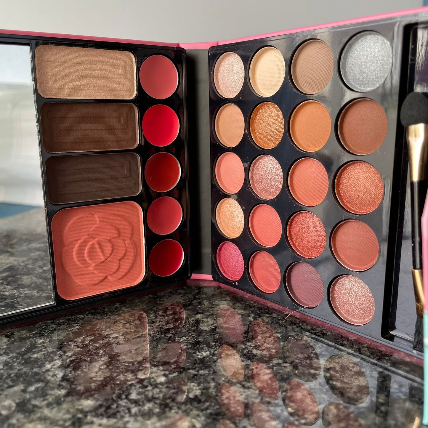 Anylady Swan Makeup Palette -