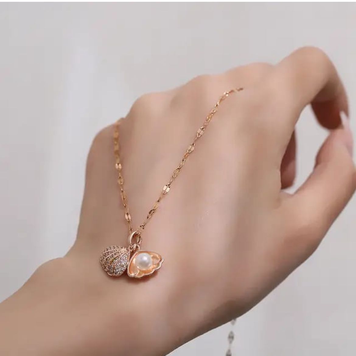Seashell Necklace Rose Gold Anti Tarnish - Main Image