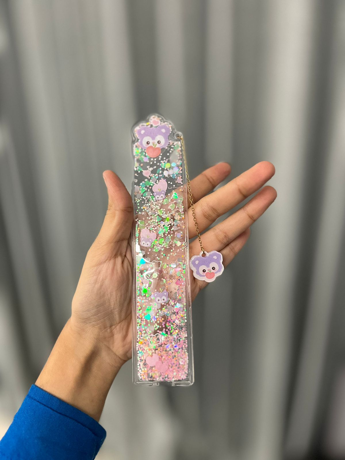 Water Glitter Ruler -