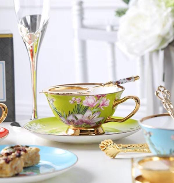Royal Classic Floral Mug & Saucer Set (Limited Edition)