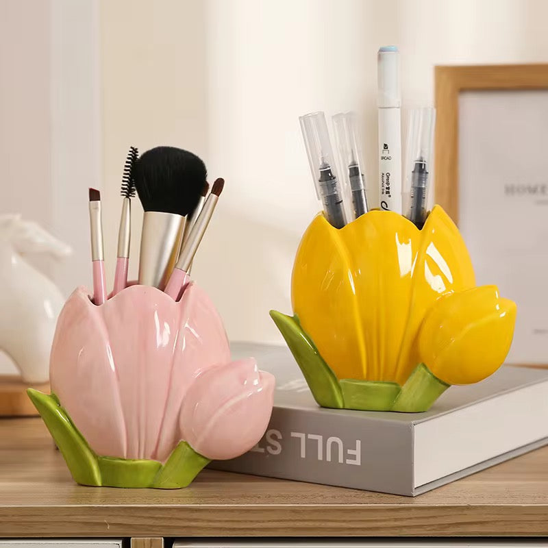 Pinteresty Tulip Ceramic Brush / Pen Holder