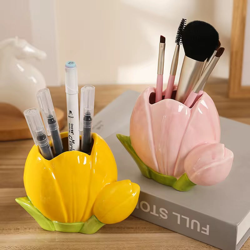 Pinteresty Tulip Ceramic Brush / Pen Holder