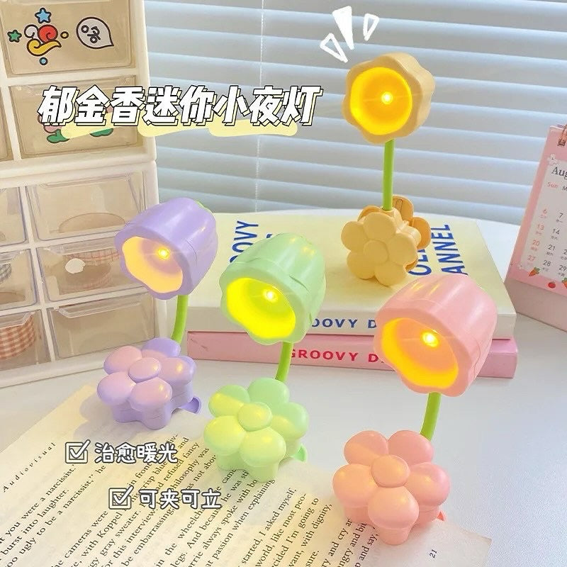 Mini Floral Clip Lamp